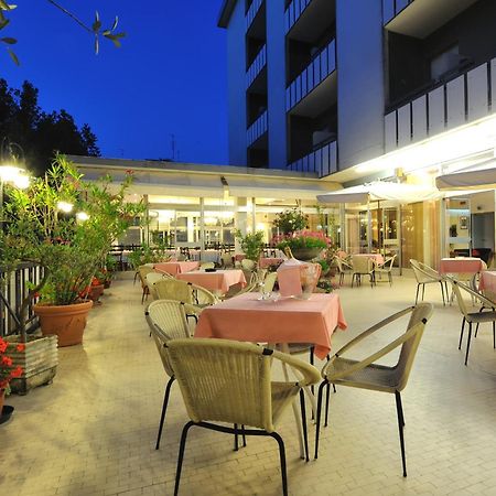 Hotel Miramare Et De La Ville Rimini Exterior foto
